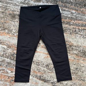 NWT Black Capri Leggings (XLarge)